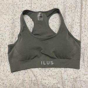 NWOT ILUS Label Seamlux Intensify Bra
